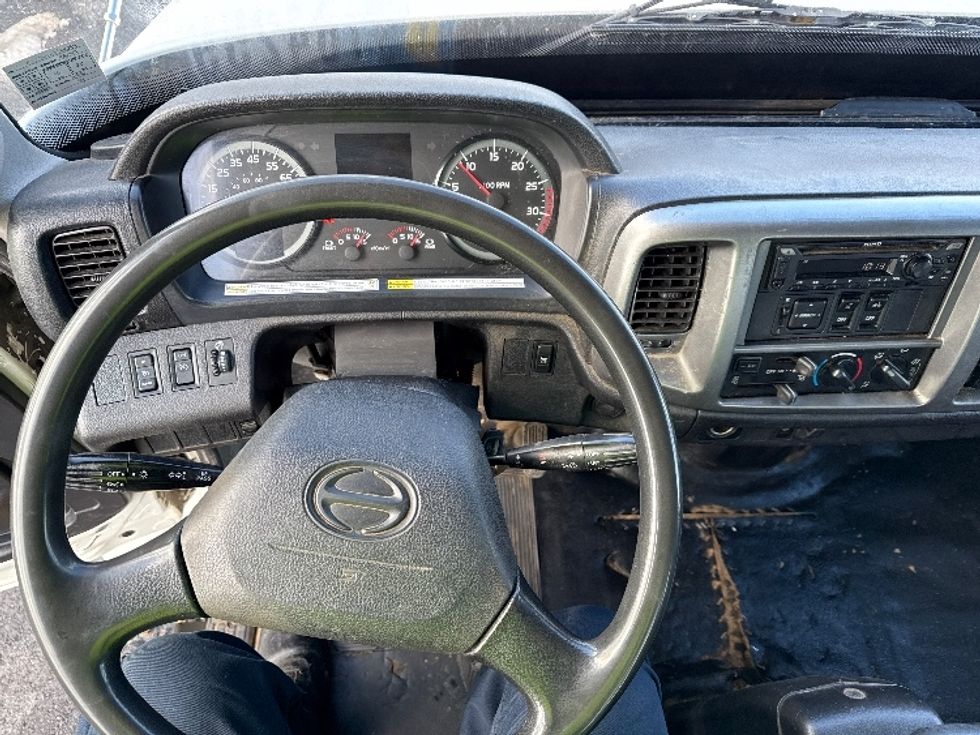 Flatbed Truck-Light and Medium Duty Trucks-Hino-2017-268-South Plainfield-NJ-238,738\n\t\tmiles-$ 31,250 - Image 14