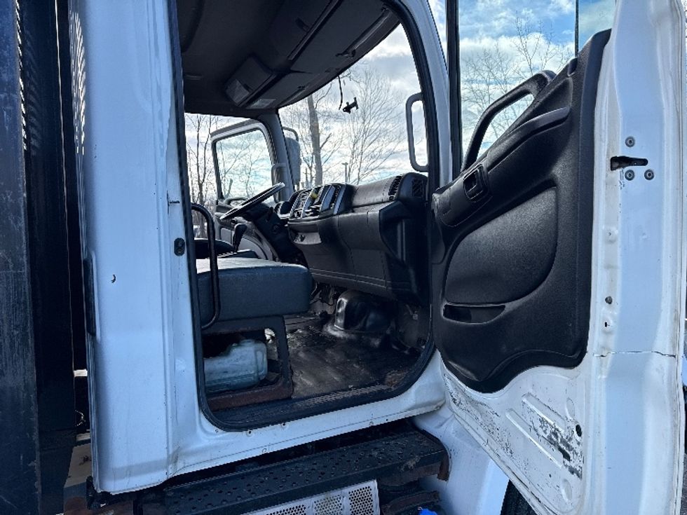 Flatbed Truck-Light and Medium Duty Trucks-Hino-2017-268-South Plainfield-NJ-238,738\n\t\tmiles-$ 31,250 - Image 16