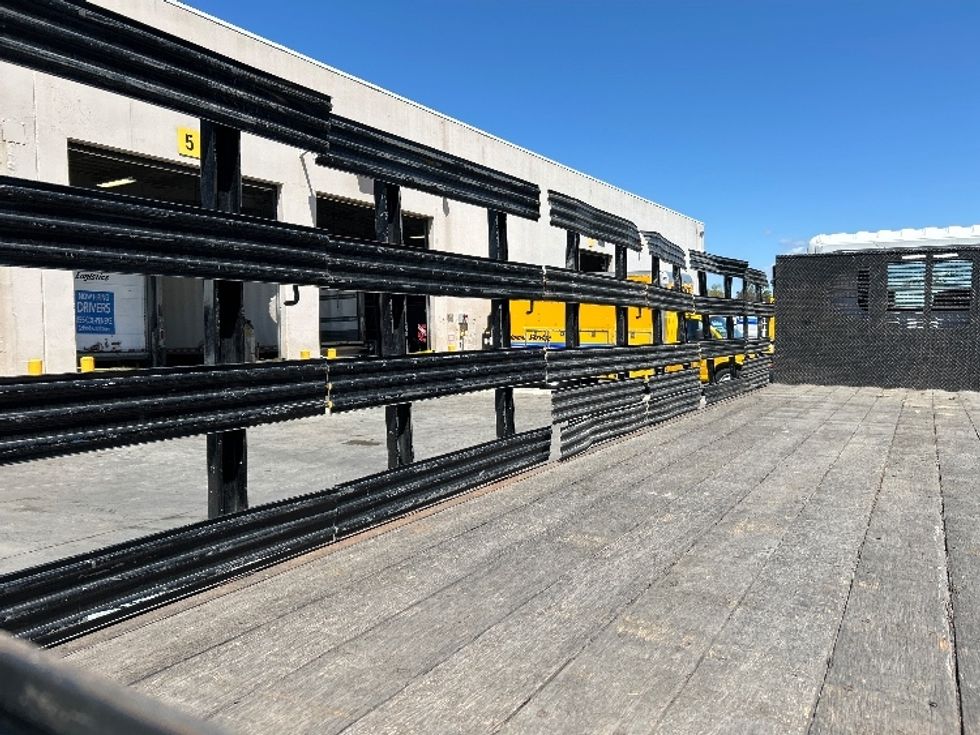 Flatbed Truck-Light and Medium Duty Trucks-Hino-2017-268-Torrance-CA-142,891\n\t\tmiles-$ 47,250 - Image 10