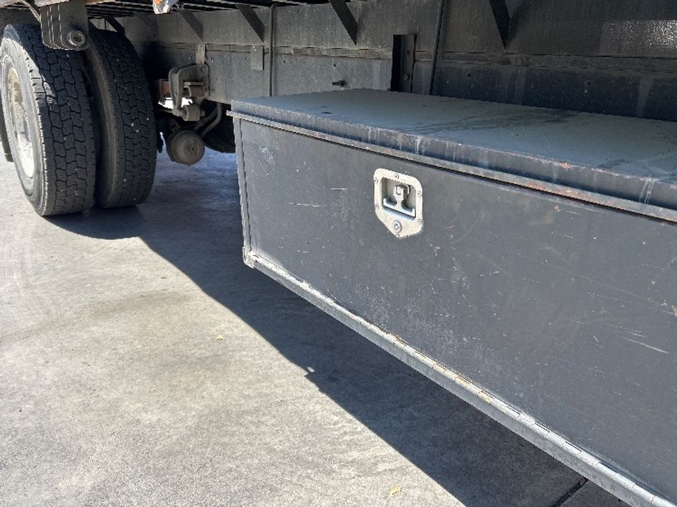 Flatbed Truck-Light and Medium Duty Trucks-Hino-2017-268-Torrance-CA-142,891\n\t\tmiles-$ 47,250 - Image 13