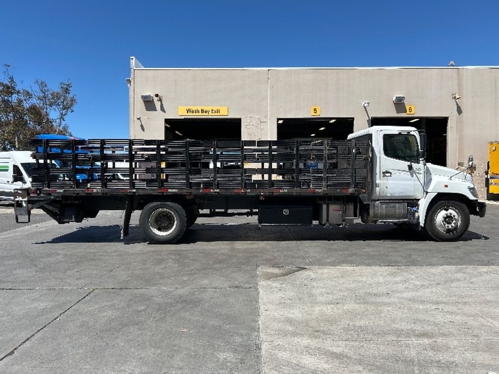 Flatbed Truck-Light and Medium Duty Trucks-Hino-2017-268-Torrance-CA-142,891\n\t\tmiles-$ 47,250 - Image 14