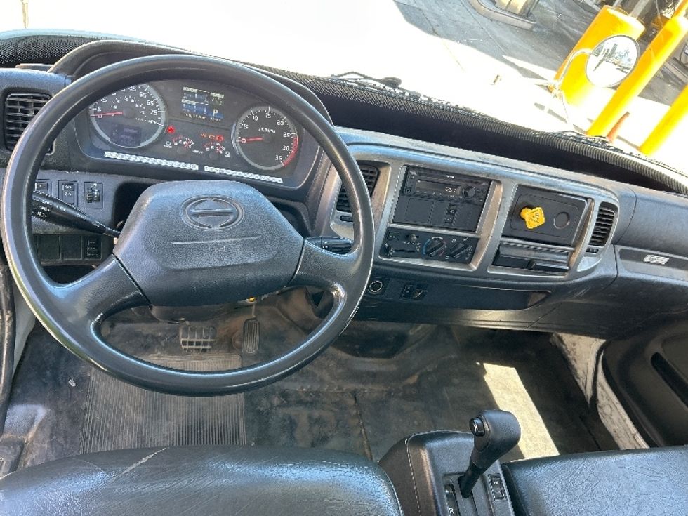 Flatbed Truck-Light and Medium Duty Trucks-Hino-2017-268-Torrance-CA-142,891\n\t\tmiles-$ 47,250 - Image 17