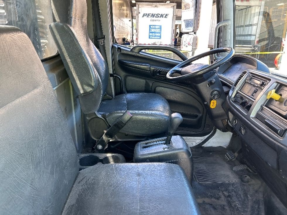 Flatbed Truck-Light and Medium Duty Trucks-Hino-2017-268-Torrance-CA-142,891\n\t\tmiles-$ 47,250 - Image 21