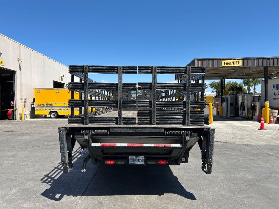 Flatbed Truck-Light and Medium Duty Trucks-Hino-2017-268-Torrance-CA-142,891\n\t\tmiles-$ 47,250 - Image 7