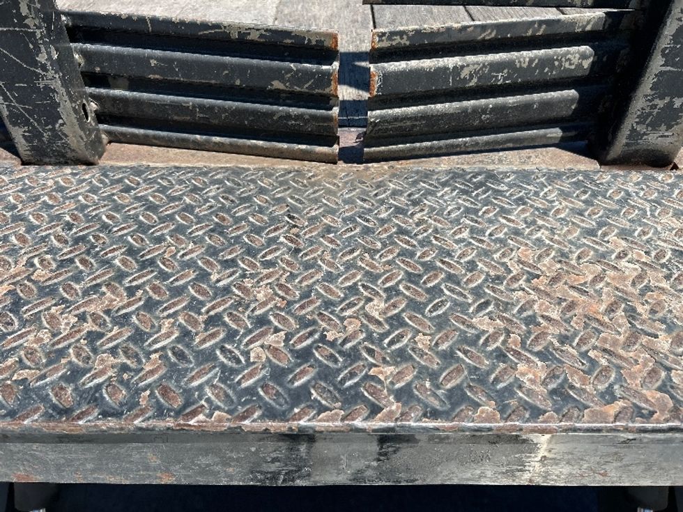 Flatbed Truck-Light and Medium Duty Trucks-Hino-2017-268-Torrance-CA-142,891\n\t\tmiles-$ 47,250 - Image 9