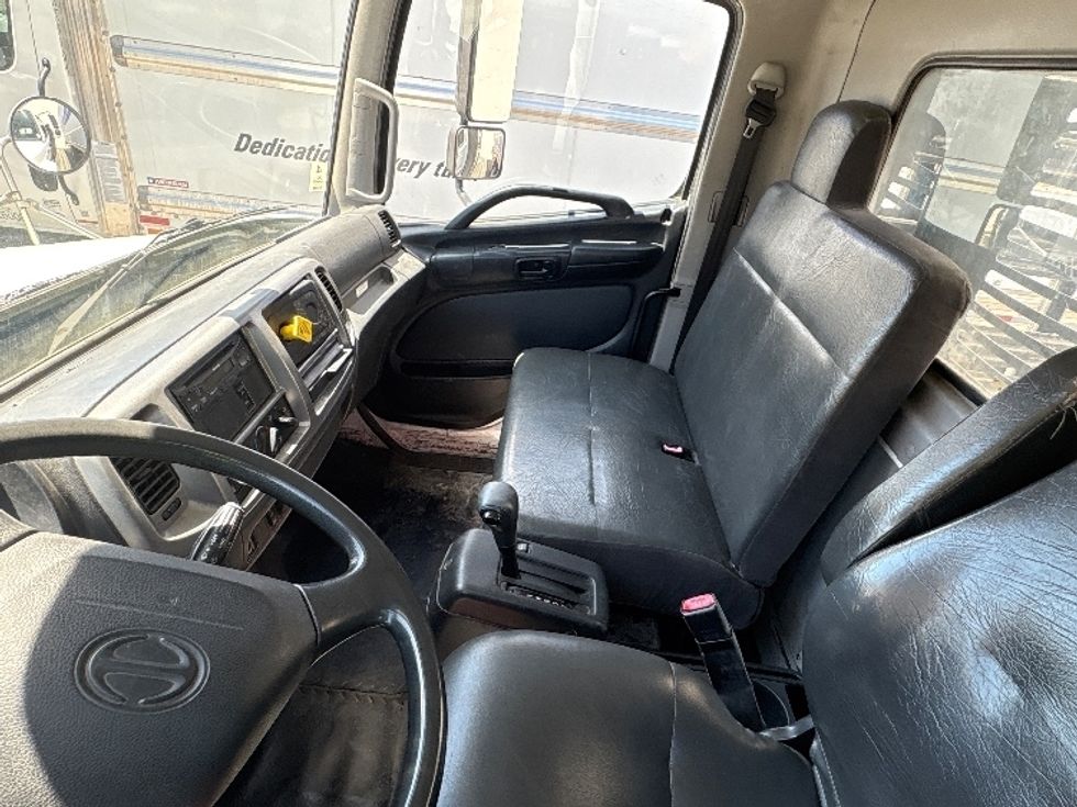 Flatbed Truck-Light and Medium Duty Trucks-Hino-2017-268-Torrance-CA-185,517\n\t\tmiles-$ 46,750 - Image 12