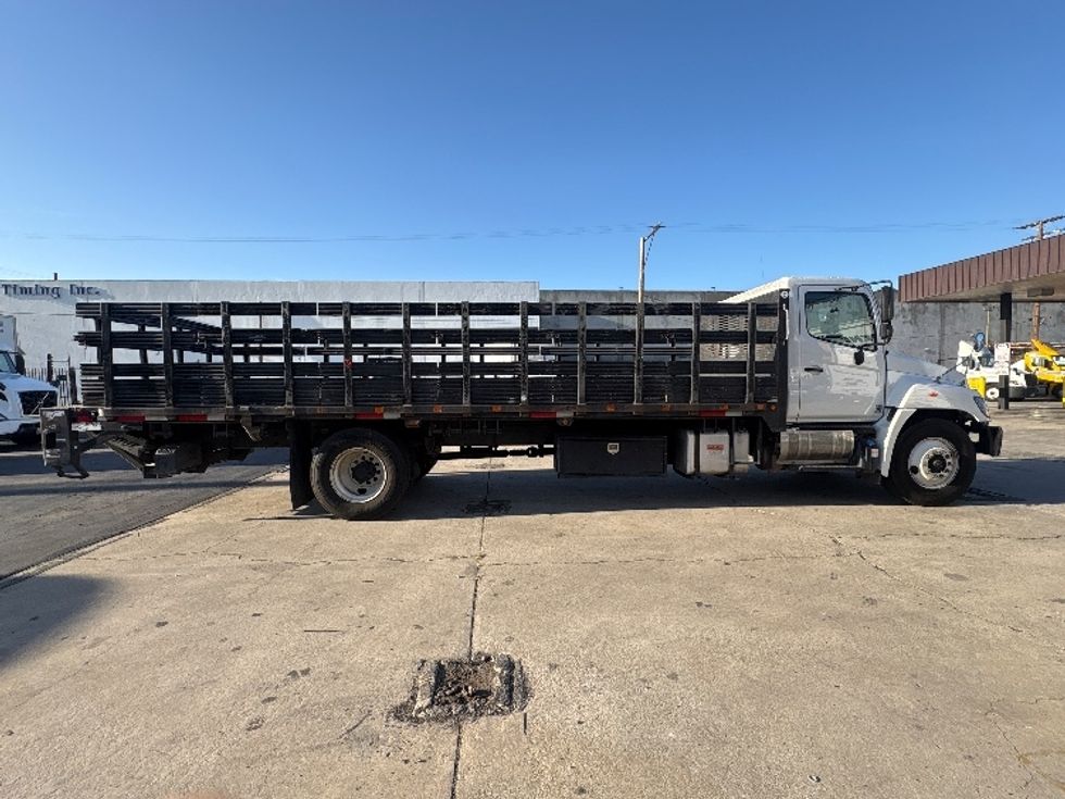 Flatbed Truck-Light and Medium Duty Trucks-Hino-2017-268-Torrance-CA-193,102\n\t\tmiles-$ 45,500 - Image 15