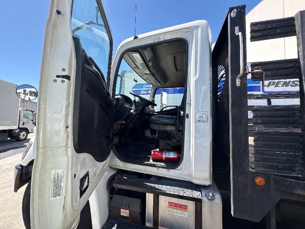 Flatbed Truck-Light and Medium Duty Trucks-Hino-2017-268-Torrance-CA-193,102\n\t\tmiles-$ 45,500 - Image 16
