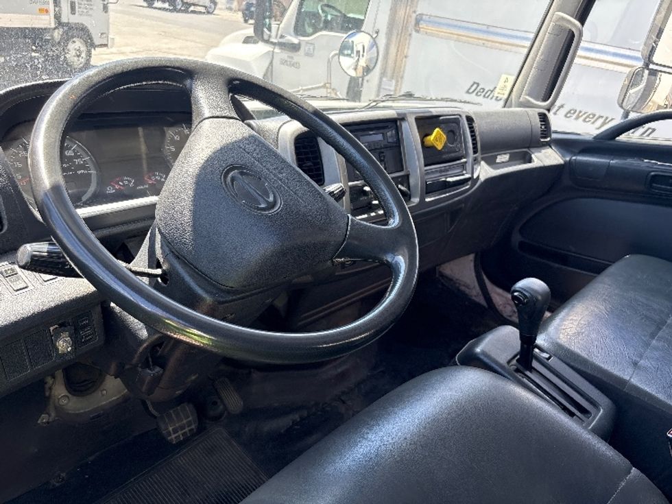 Flatbed Truck-Light and Medium Duty Trucks-Hino-2017-268-Torrance-CA-193,102\n\t\tmiles-$ 45,500 - Image 17