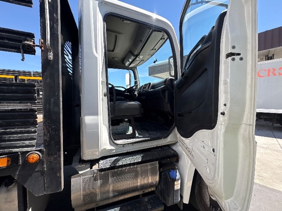 Flatbed Truck-Light and Medium Duty Trucks-Hino-2017-268-Torrance-CA-193,102\n\t\tmiles-$ 45,500 - Image 20