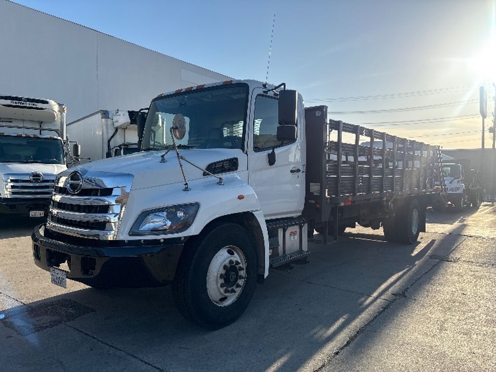 Flatbed Truck-Light and Medium Duty Trucks-Hino-2017-268-Torrance-CA-193,102\n\t\tmiles-$ 45,500 - Image 3