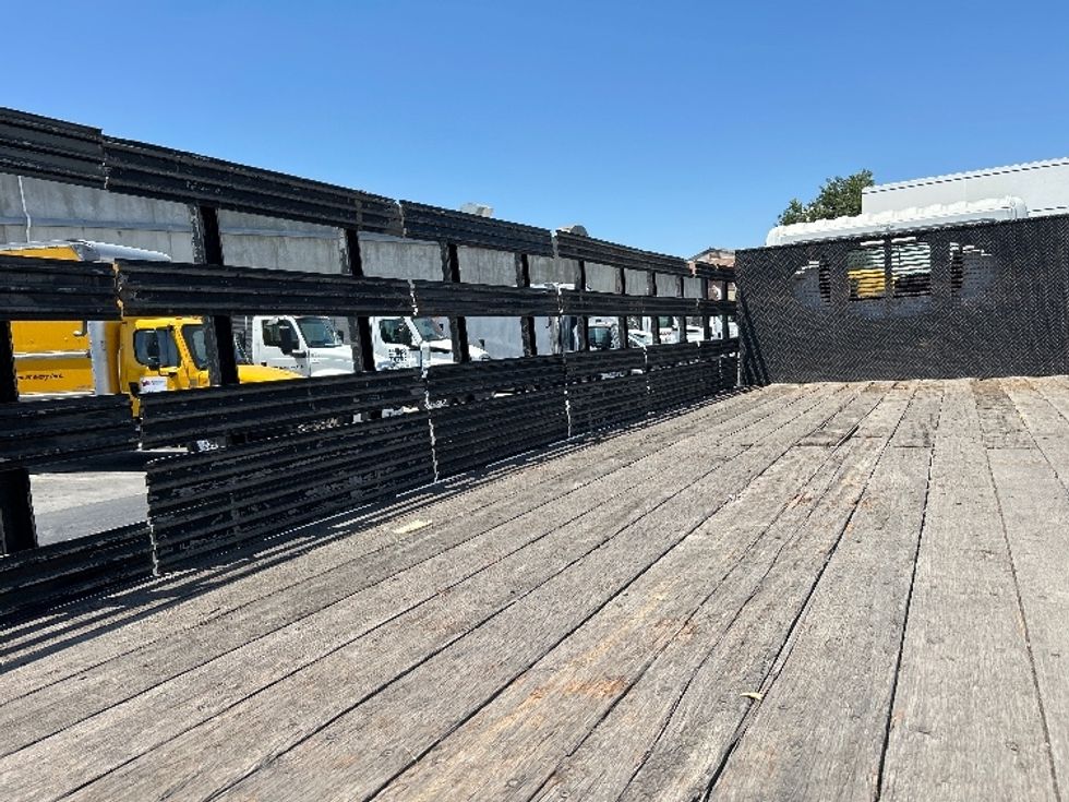 Flatbed Truck-Light and Medium Duty Trucks-Hino-2017-268-Torrance-CA-224,384\n\t\tmiles-$ 39,500 - Image 10