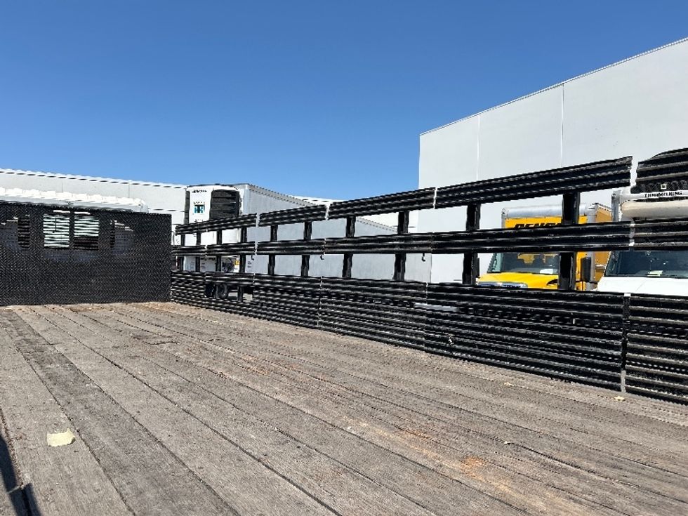 Flatbed Truck-Light and Medium Duty Trucks-Hino-2017-268-Torrance-CA-224,384\n\t\tmiles-$ 39,500 - Image 11