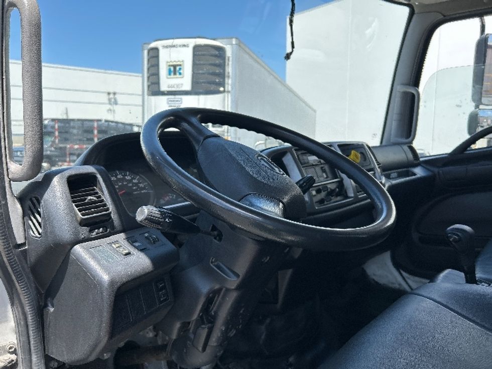 Flatbed Truck-Light and Medium Duty Trucks-Hino-2017-268-Torrance-CA-224,384\n\t\tmiles-$ 39,500 - Image 16