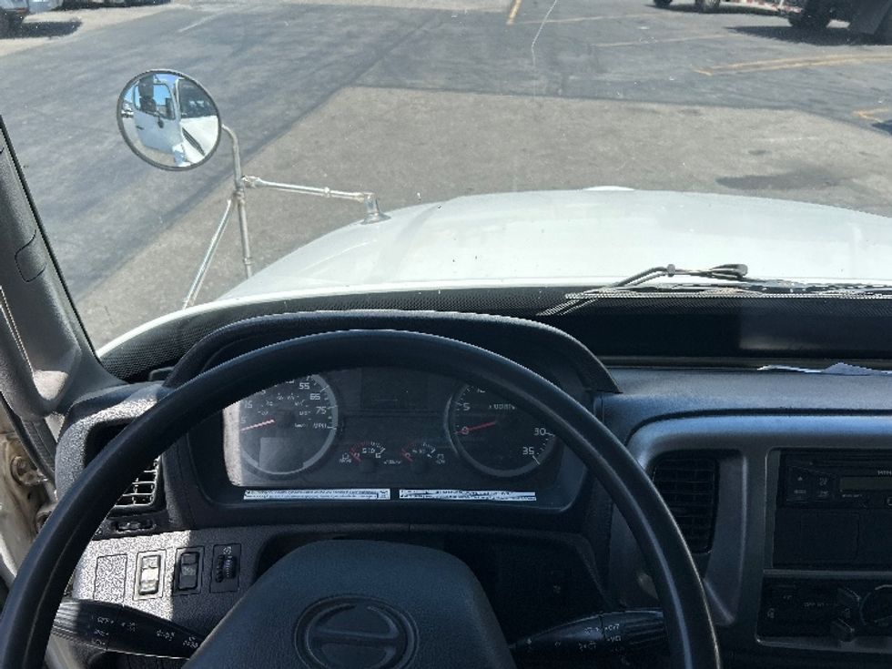 Flatbed Truck-Light and Medium Duty Trucks-Hino-2017-268-Torrance-CA-224,384\n\t\tmiles-$ 39,500 - Image 17