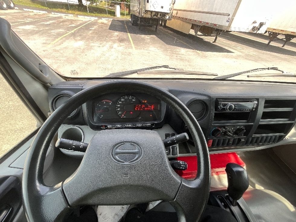 Flatbed Truck-Light and Medium Duty Trucks-Hino-2018-195-London-ON-178,260\n\t\tkm-$ 53,750 - Image 16