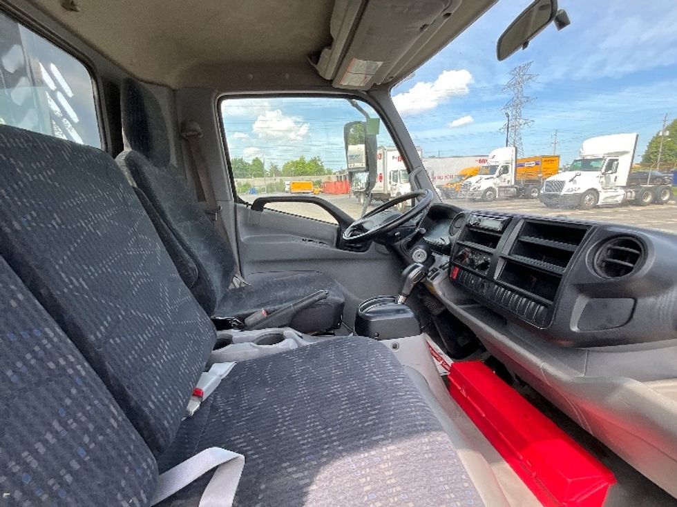 Flatbed Truck-Light and Medium Duty Trucks-Hino-2018-195-London-ON-178,260\n\t\tkm-$ 53,750 - Image 20