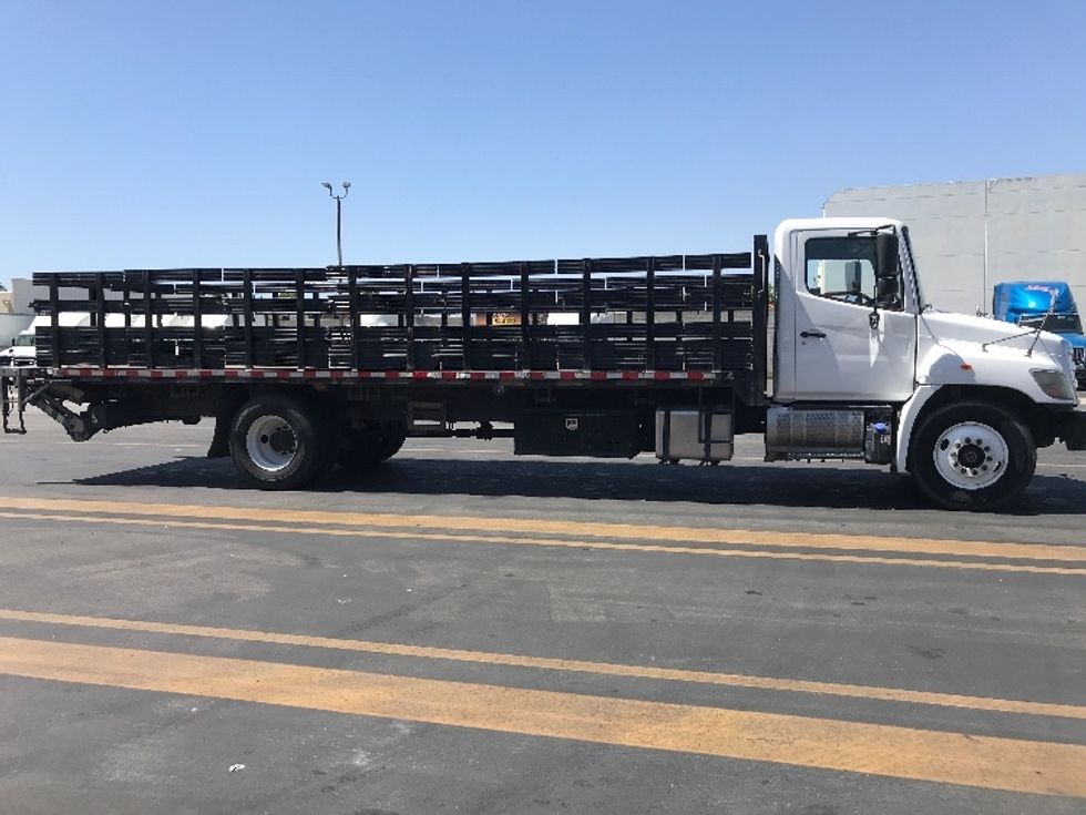 Flatbed Truck-Light and Medium Duty Trucks-Hino-2018-268-Fontana-CA-265,079\n\t\tmiles-$ 38,000 - Image 12