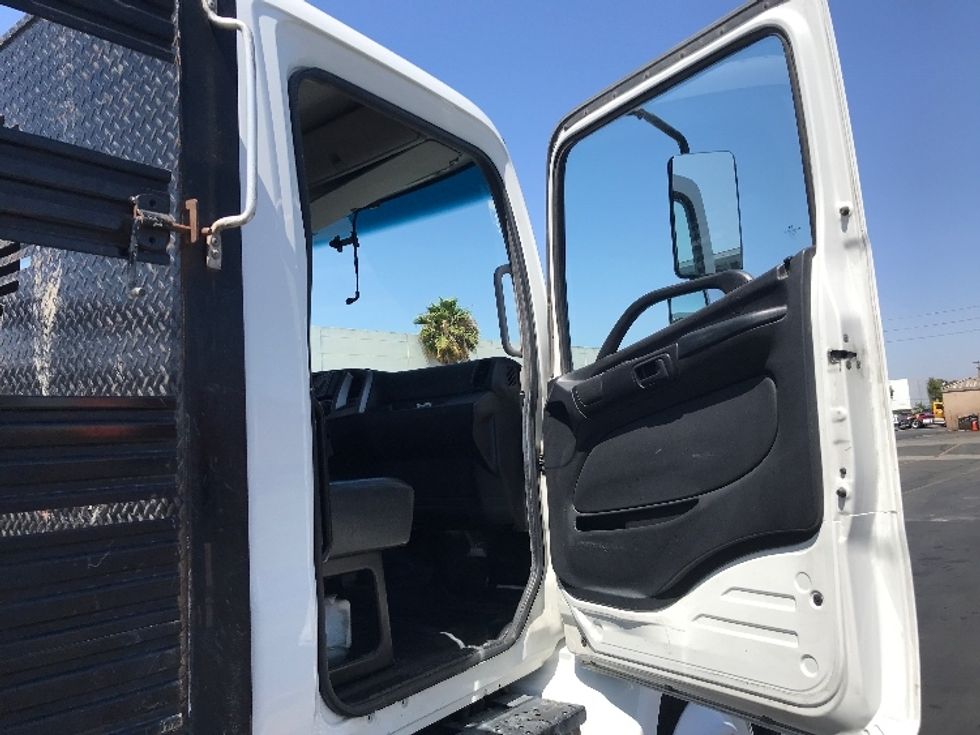 Flatbed Truck-Light and Medium Duty Trucks-Hino-2018-268-Fontana-CA-265,079\n\t\tmiles-$ 38,000 - Image 17