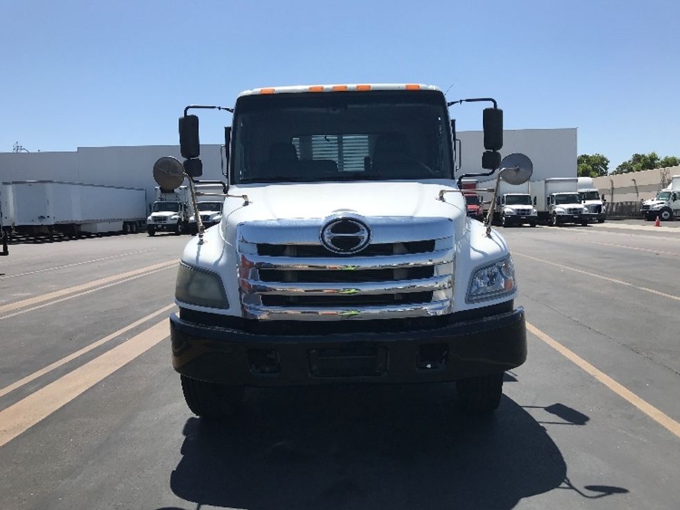 Flatbed Truck-Light and Medium Duty Trucks-Hino-2018-268-Fontana-CA-265,079\n\t\tmiles-$ 38,000 - Image 2
