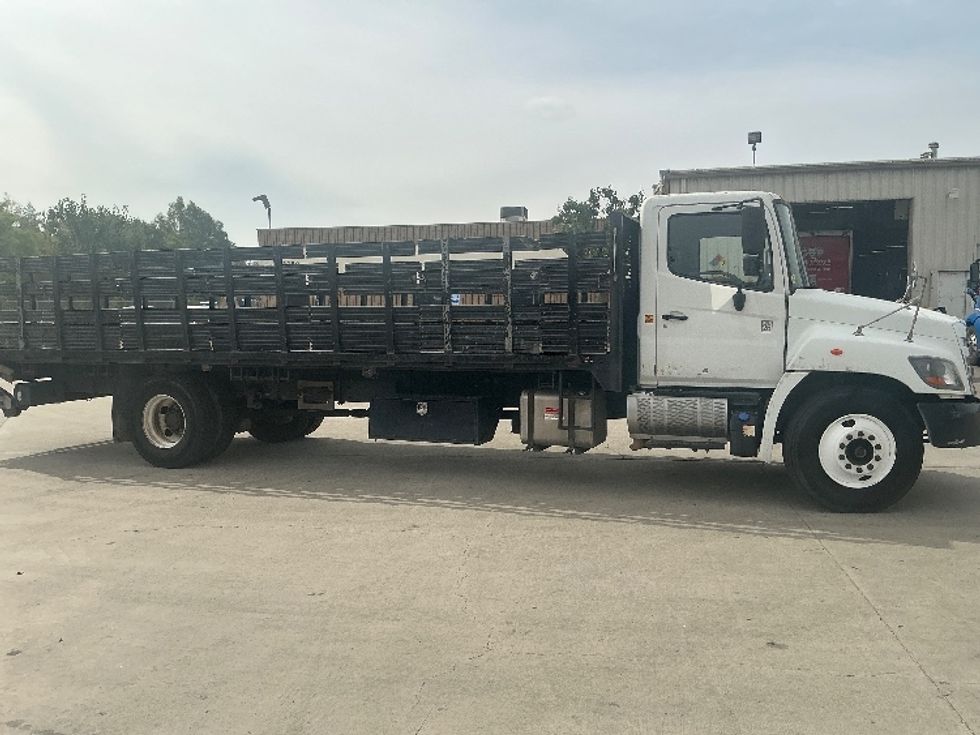 Flatbed Truck-Light and Medium Duty Trucks-Hino-2018-268-Fontana-CA-285,600\n\t\tmiles-$ 32,750 - Image 15