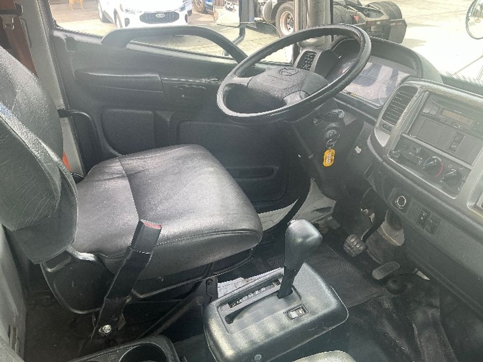 Flatbed Truck-Light and Medium Duty Trucks-Hino-2018-268-Fontana-CA-285,600\n\t\tmiles-$ 32,750 - Image 21