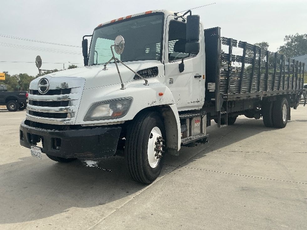 Flatbed Truck-Light and Medium Duty Trucks-Hino-2018-268-Fontana-CA-285,600\n\t\tmiles-$ 32,750 - Image 3