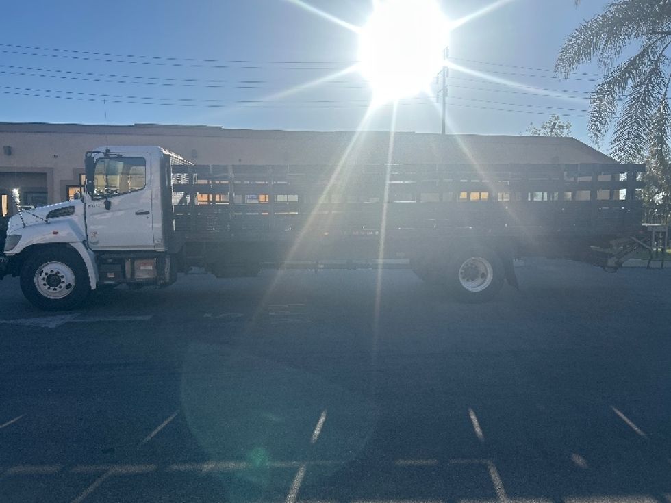 Flatbed Truck-Light and Medium Duty Trucks-Hino-2018-268-Fontana-CA-311,687\n\t\tmiles-$ 26,500 - Image 4