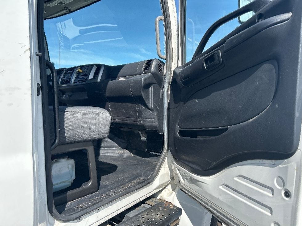 Flatbed Truck-Light and Medium Duty Trucks-Hino-2018-268-Santa Maria-CA-141,567\n\t\tmiles-$ 57,750 - Image 17