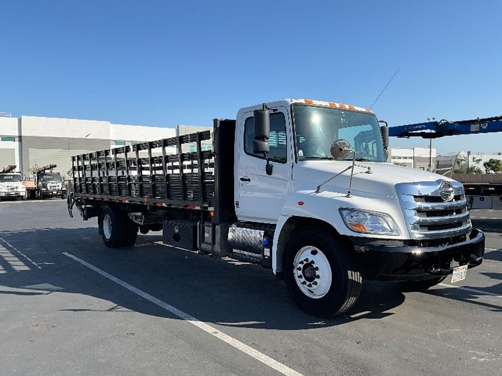 Flatbed Truck-Light and Medium Duty Trucks-Hino-2018-268-Torrance-CA-156,185\n\t\tmiles-$ 43,000 - Image 1
