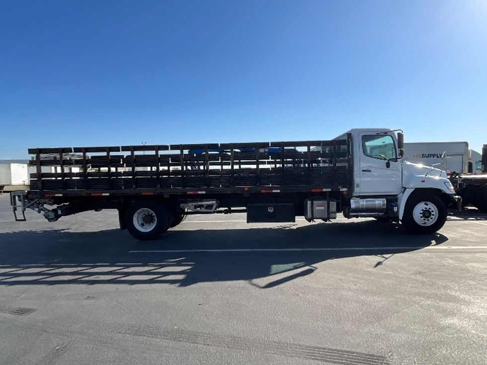 Flatbed Truck-Light and Medium Duty Trucks-Hino-2018-268-Torrance-CA-156,185\n\t\tmiles-$ 43,000 - Image 10