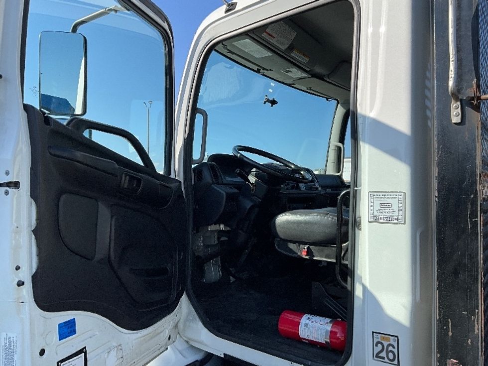 Flatbed Truck-Light and Medium Duty Trucks-Hino-2018-268-Torrance-CA-156,185\n\t\tmiles-$ 43,000 - Image 11