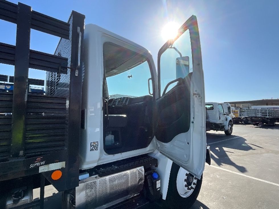 Flatbed Truck-Light and Medium Duty Trucks-Hino-2018-268-Torrance-CA-156,185\n\t\tmiles-$ 43,000 - Image 15