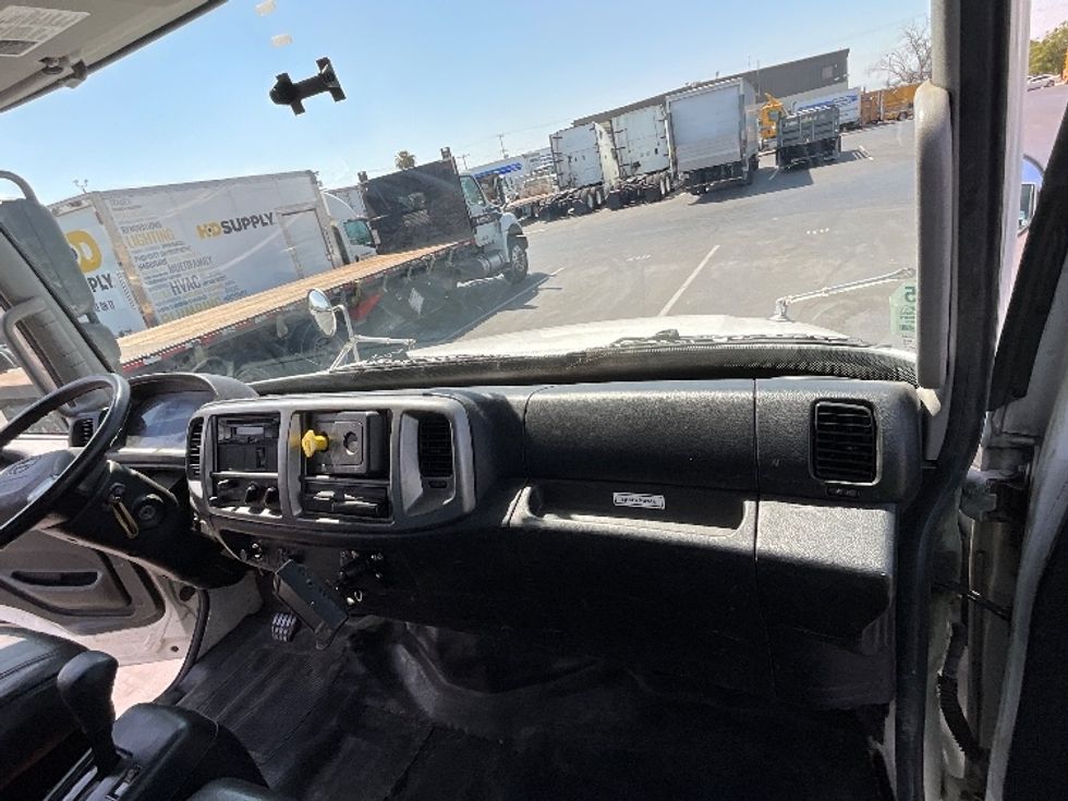 Flatbed Truck-Light and Medium Duty Trucks-Hino-2018-268-Torrance-CA-156,185\n\t\tmiles-$ 43,000 - Image 16
