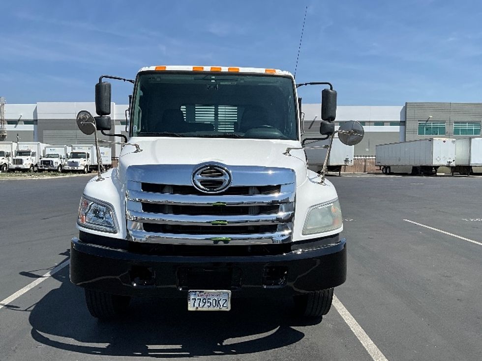 Flatbed Truck-Light and Medium Duty Trucks-Hino-2018-268-Torrance-CA-156,185\n\t\tmiles-$ 43,000 - Image 2