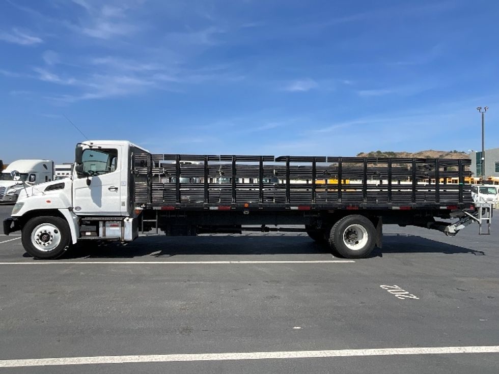 Flatbed Truck-Light and Medium Duty Trucks-Hino-2018-268-Torrance-CA-156,185\n\t\tmiles-$ 43,000 - Image 4