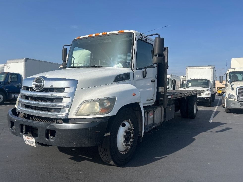 Flatbed Truck-Light and Medium Duty Trucks-Hino-2018-268-Torrance-CA-390,783\n\t\tmiles-$ 20,750 - Image 1