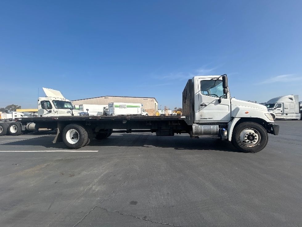 Flatbed Truck-Light and Medium Duty Trucks-Hino-2018-268-Torrance-CA-390,783\n\t\tmiles-$ 20,750 - Image 15