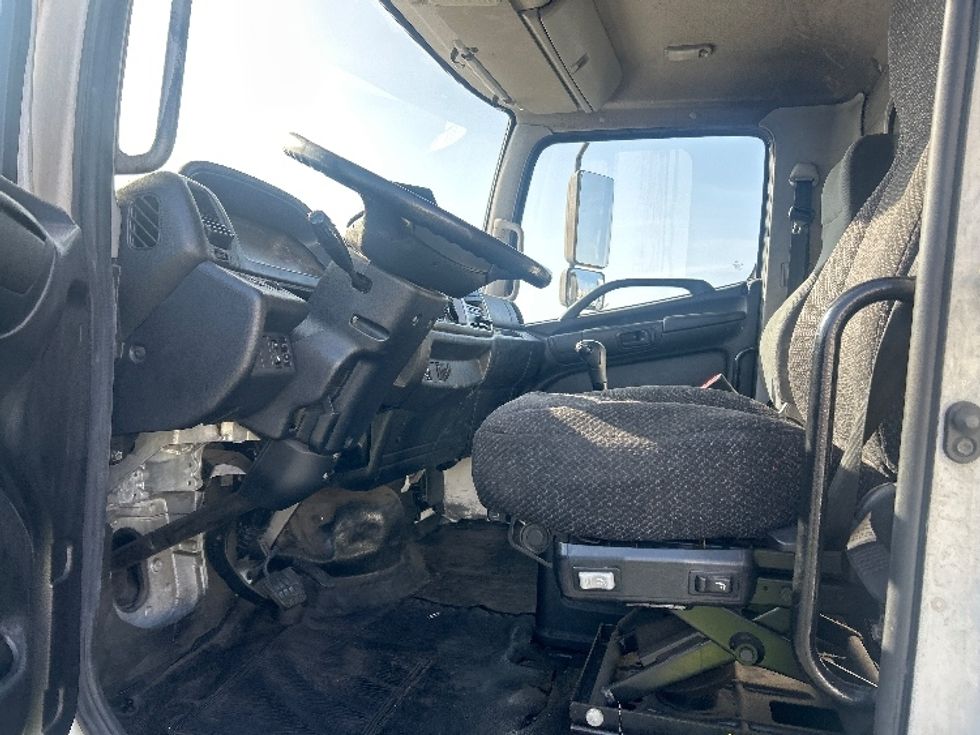 Flatbed Truck-Light and Medium Duty Trucks-Hino-2018-268-Torrance-CA-390,783\n\t\tmiles-$ 20,750 - Image 16