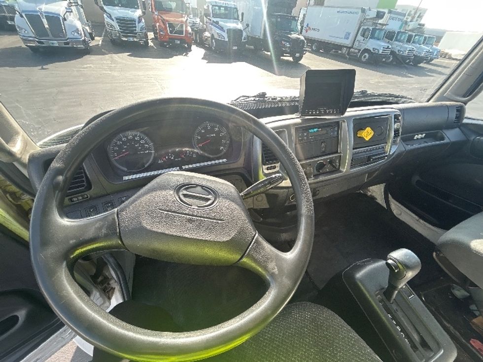 Flatbed Truck-Light and Medium Duty Trucks-Hino-2018-268-Torrance-CA-390,783\n\t\tmiles-$ 20,750 - Image 17