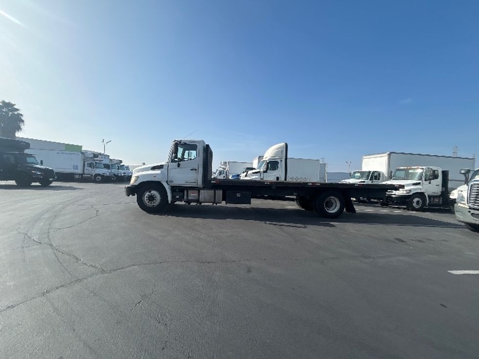 Flatbed Truck-Light and Medium Duty Trucks-Hino-2018-268-Torrance-CA-390,783\n\t\tmiles-$ 20,750 - Image 4