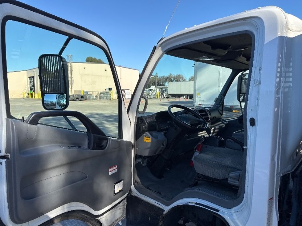 Flatbed Truck-Light and Medium Duty Trucks-Hino-2019-155-Fontana-CA-179,683\n\t\tmiles-$ 26,250 - Image 13
