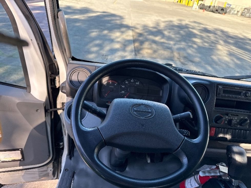 Flatbed Truck-Light and Medium Duty Trucks-Hino-2019-155-Fontana-CA-179,683\n\t\tmiles-$ 26,250 - Image 15