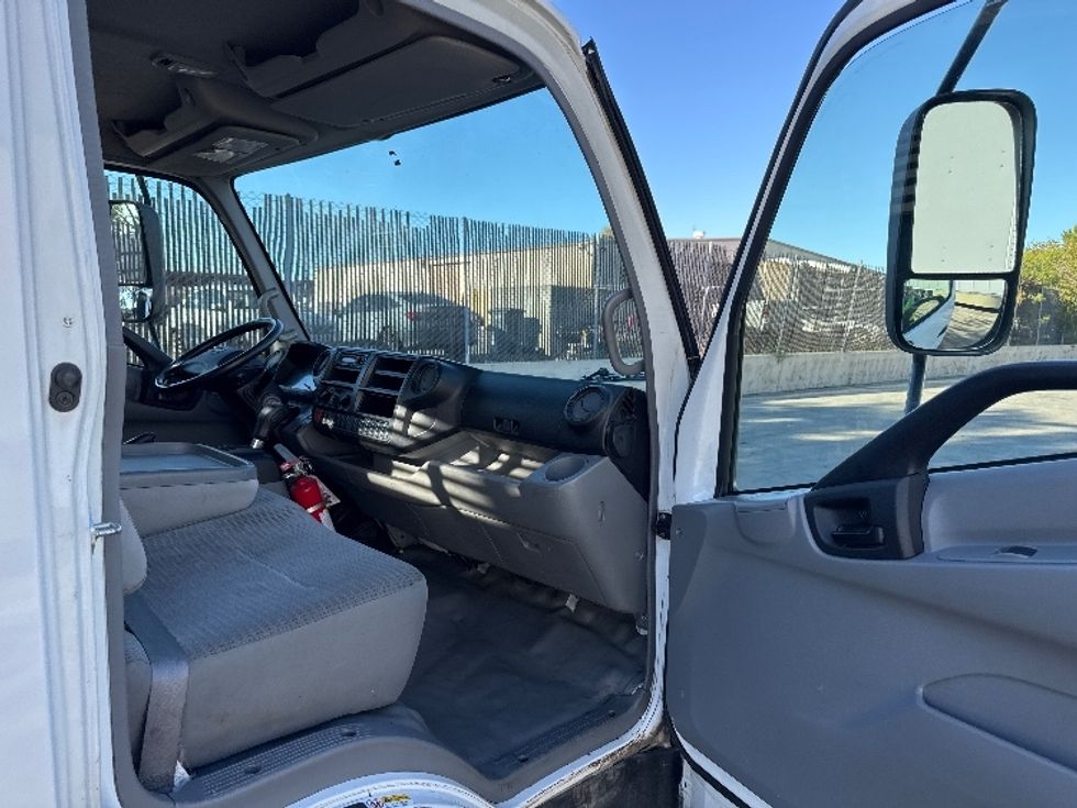 Flatbed Truck-Light and Medium Duty Trucks-Hino-2019-155-Fontana-CA-179,683\n\t\tmiles-$ 26,250 - Image 17