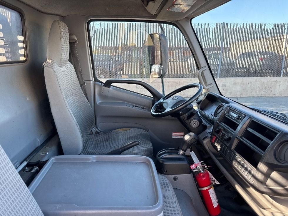 Flatbed Truck-Light and Medium Duty Trucks-Hino-2019-155-Fontana-CA-179,683\n\t\tmiles-$ 26,250 - Image 19