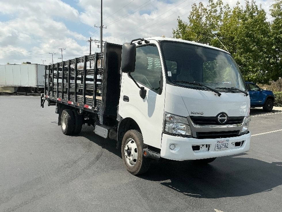 Flatbed Truck-Light and Medium Duty Trucks-Hino-2019-155-Torrance-CA-89,918\n\t\tmiles-$ 42,250 - Image 1