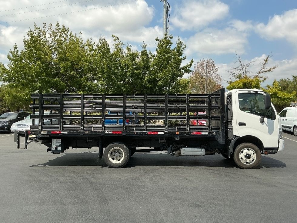 Flatbed Truck-Light and Medium Duty Trucks-Hino-2019-155-Torrance-CA-89,918\n\t\tmiles-$ 42,250 - Image 15