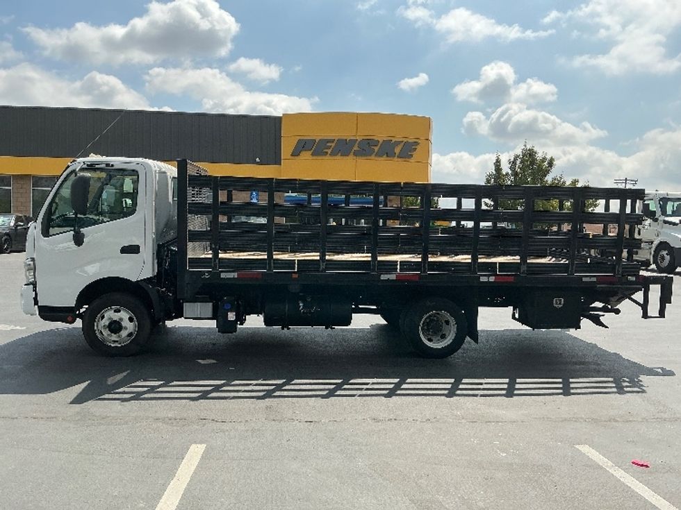 Flatbed Truck-Light and Medium Duty Trucks-Hino-2019-155-Torrance-CA-89,918\n\t\tmiles-$ 42,250 - Image 4