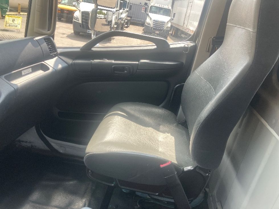 Flatbed Truck-Light and Medium Duty Trucks-Hino-2019-268-Auburn-MA-251,700\n\t\tmiles-$ 36,250 - Image 17