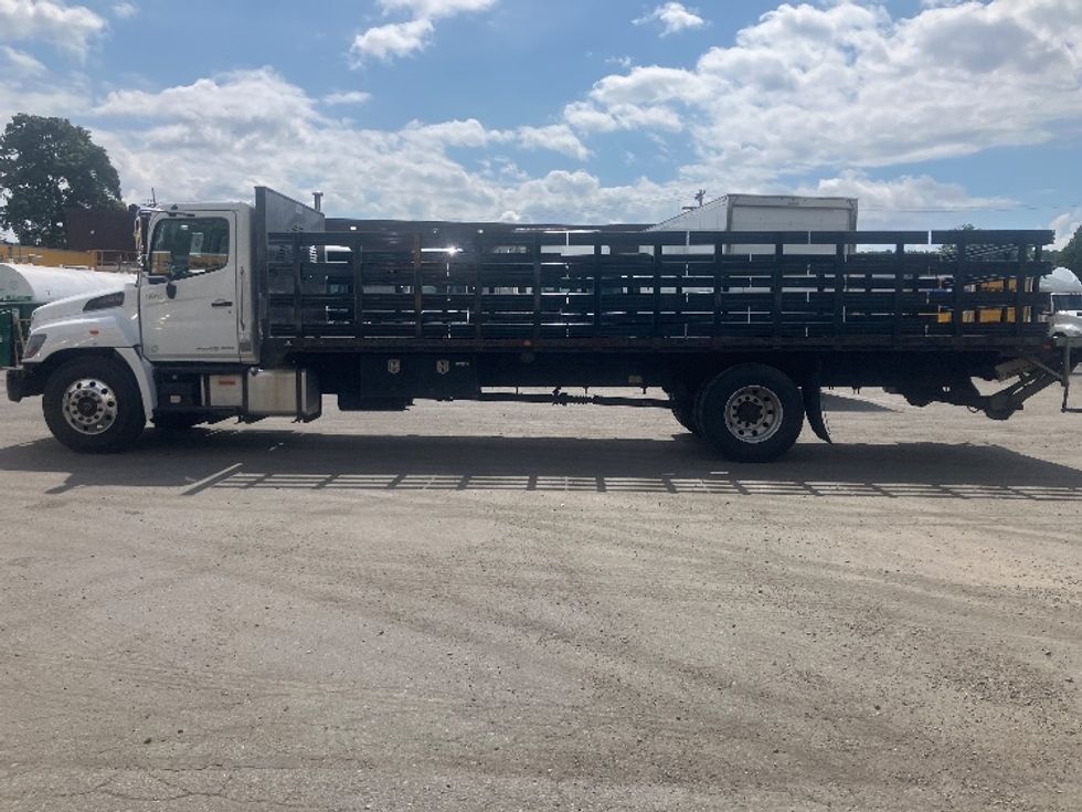 Flatbed Truck-Light and Medium Duty Trucks-Hino-2019-268-Auburn-MA-251,700\n\t\tmiles-$ 36,250 - Image 4